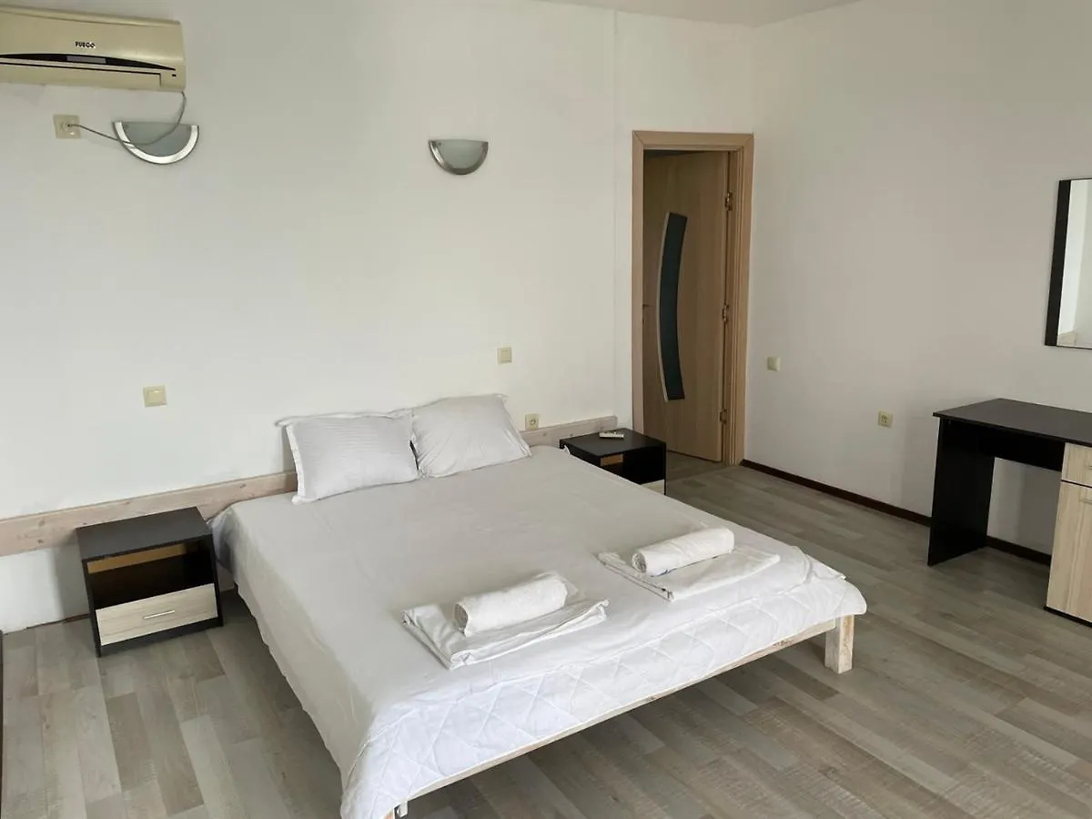 סוזופול Safo Apartments And Rooms